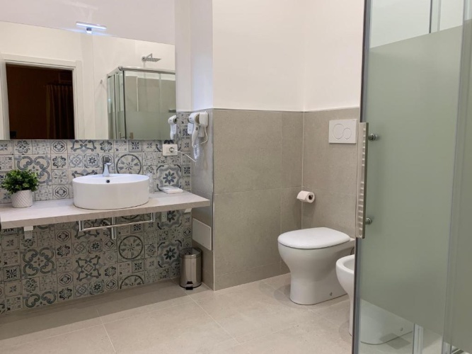 Standard Triple room
