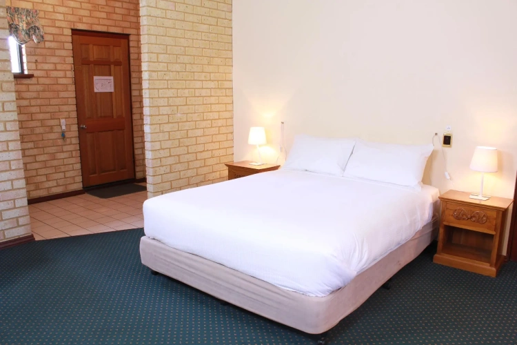 Standard Quadruple room with view