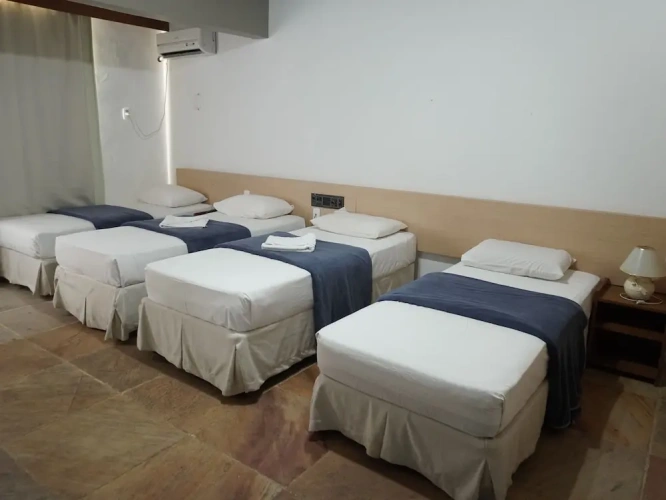 Standard Quadruple room with city view