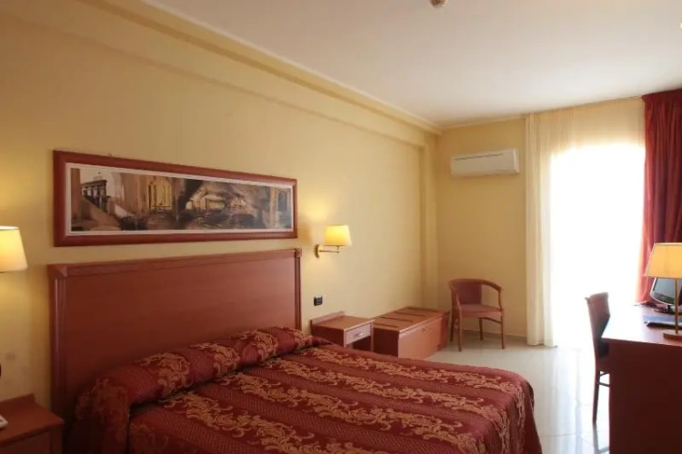 1 Bedroom Standard Double room with balcony