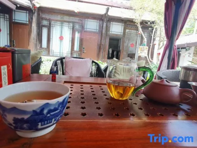 Xiaozhen Shiguang Inn