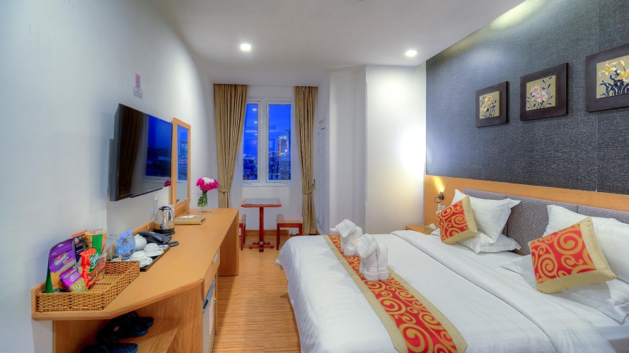Superior Double room with city view