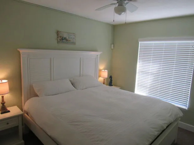 Surf n Sand Motel