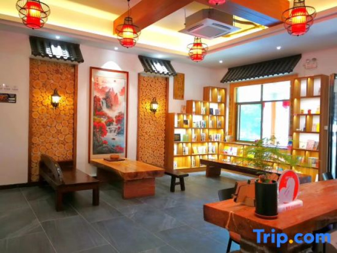 Wanlv Hakka Inn