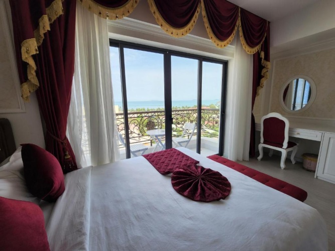Standard Triple room with sea view