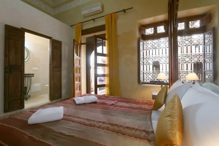 Standard Triple room
