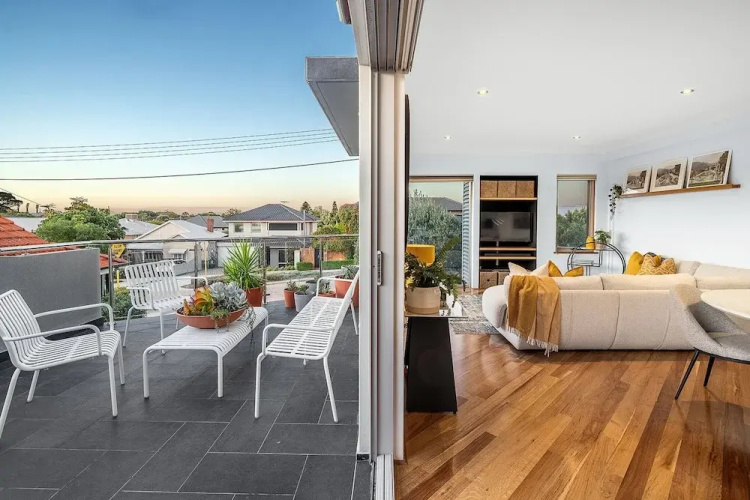 Designer Luxury 3brd - Epic Views - South Perth