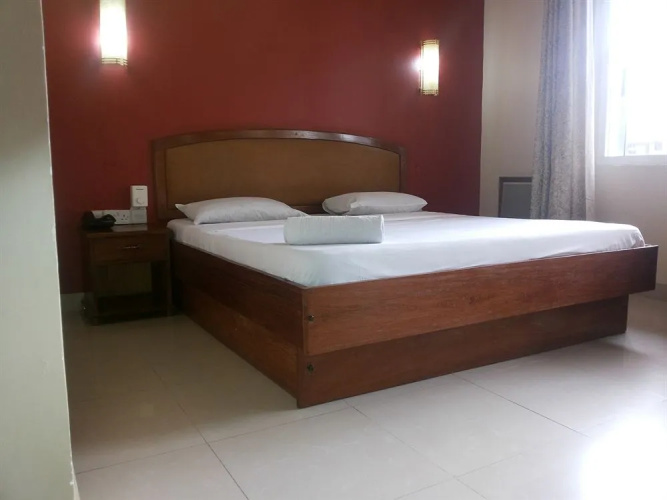 IRIS Hotel