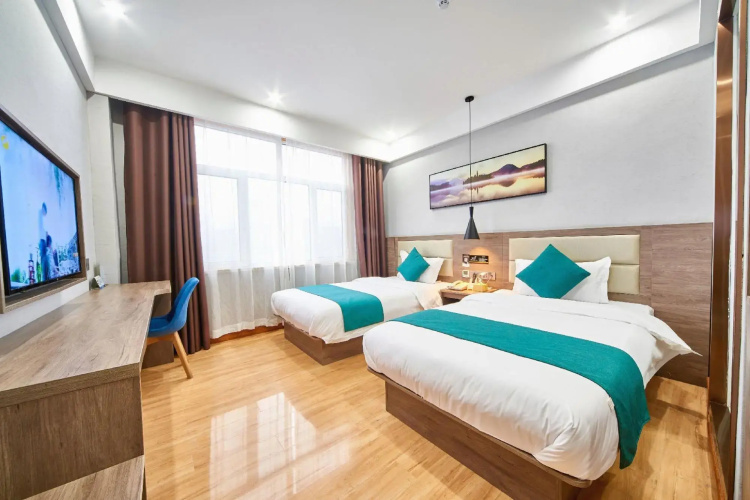 Super 8 Express Hotel (Heze Zhengzhou Road)