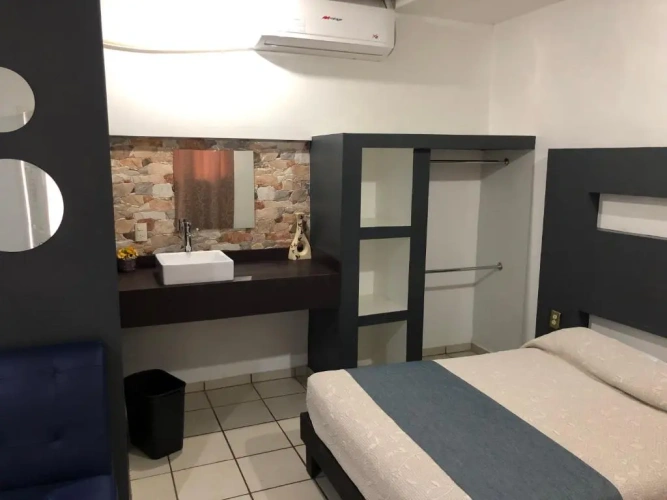 Standard Triple room