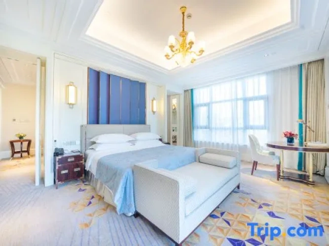 3 Bedrooms Suite with mountain view
