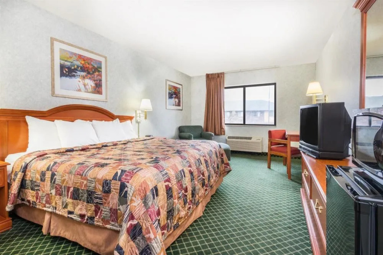 Days Inn Topeka