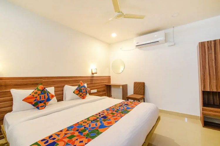Fabhotel Wr Grand I