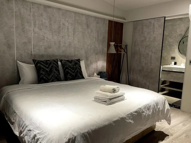 TWO Easy Inn