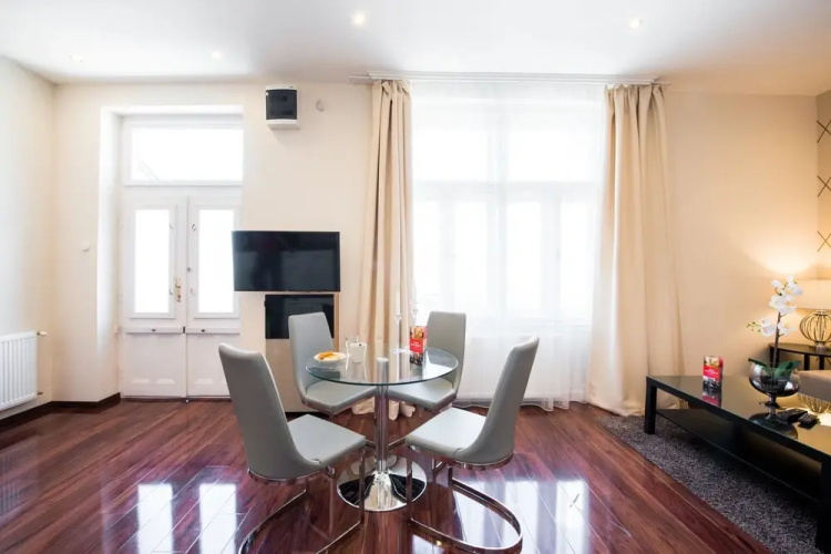 Dfive Apartments - Little Boss
