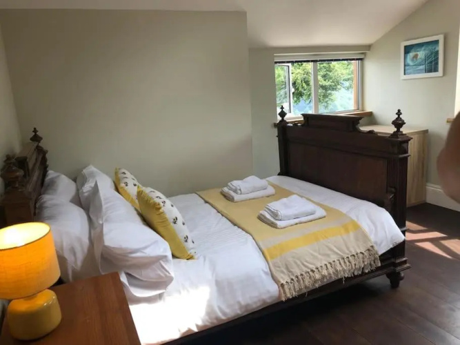 Spacious 4-bed House in Lynton