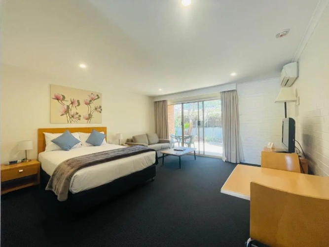 Standard Double room with view