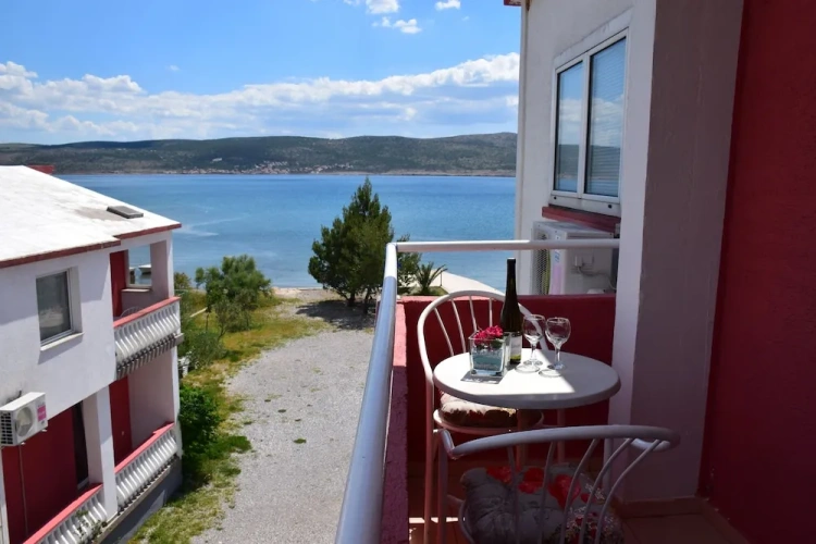 1 Bedroom Apartment with partial sea view