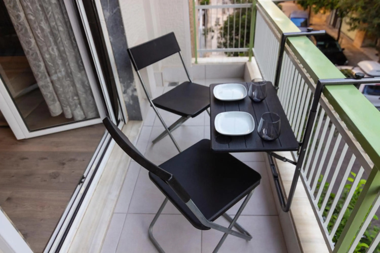 Luxury apartment 10’ from the center!