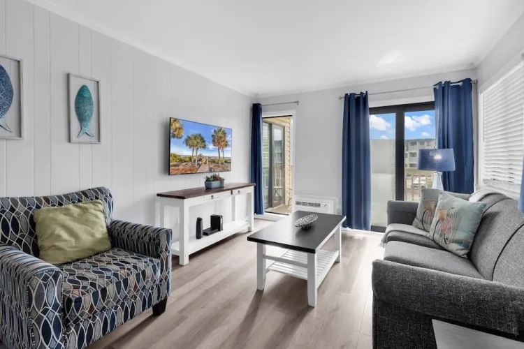 2 Bedrooms Comfort room with balcony and with ocean view
