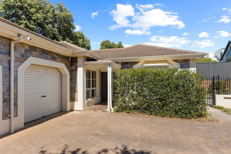 Quiet 2-bed Retreat With Private Courtyard