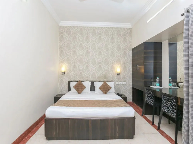 Fabhotel Heritage Palace