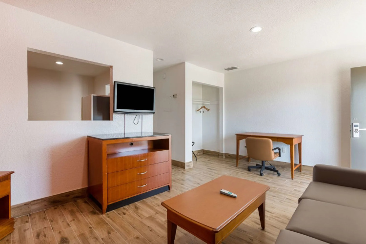 Motel 6 Englewood
