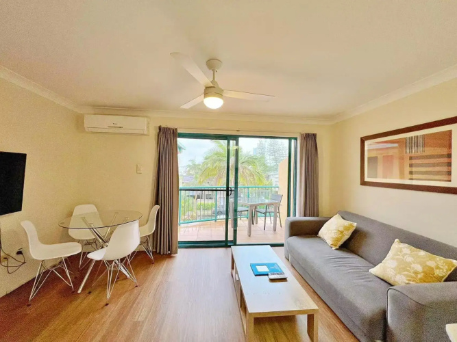 Karana Palms Self Contained Apartments