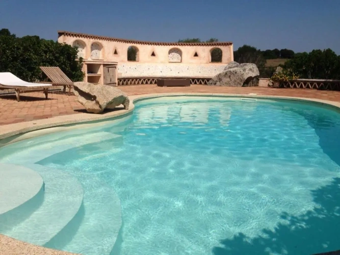 2 Bedrooms Villa
