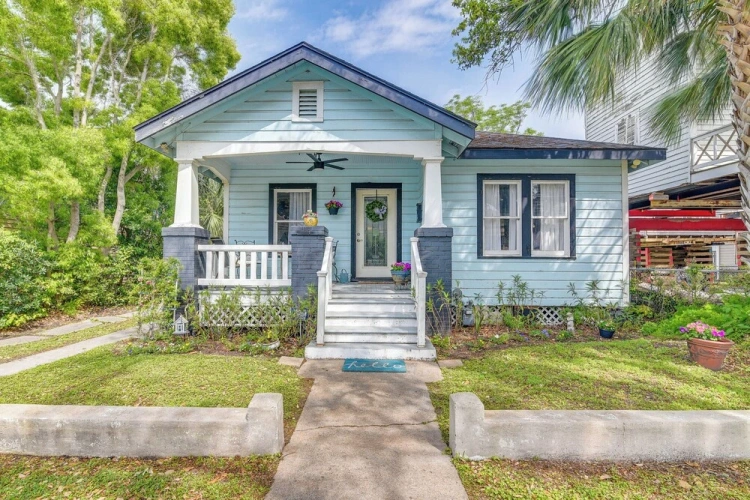 2 Bedrooms Cottage