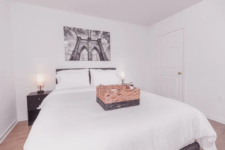 VA - Avalon - Apt 302