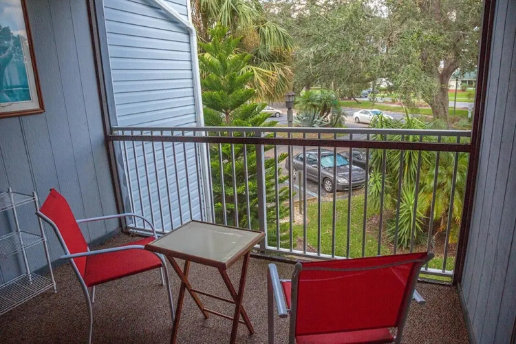 Clean Hole IN ONE Golf Condo