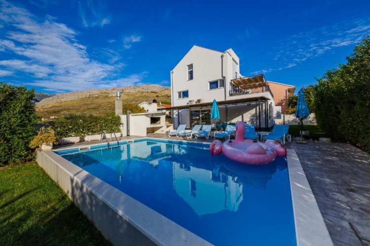 3 Bedrooms Cottage