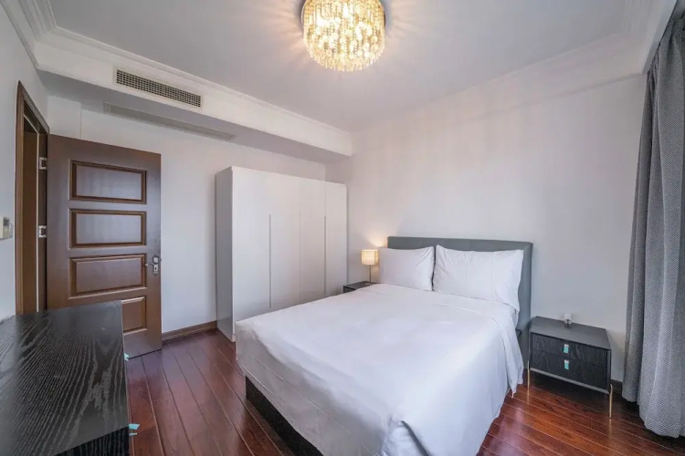 Tyms Xintiandi Elegant 3BR 2BA APT