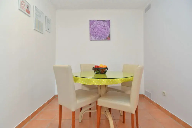 Apartment 669