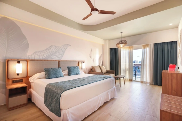 2 Bedrooms Family room