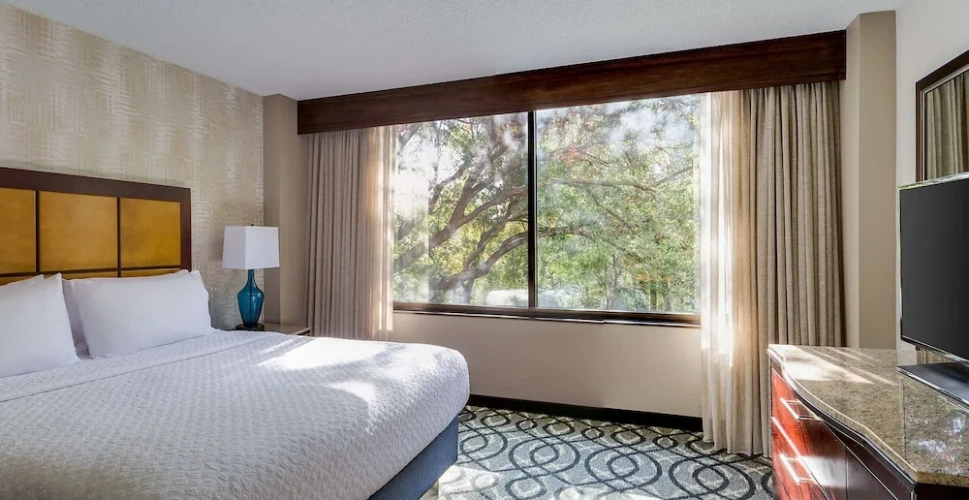Corner Accessible Double Suite