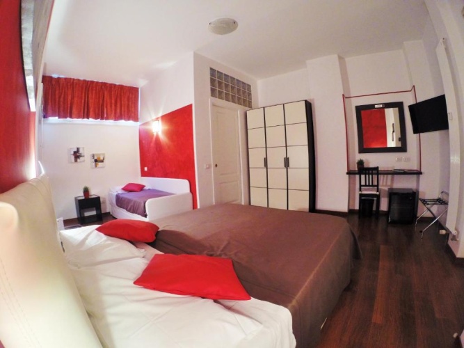Standard Triple room