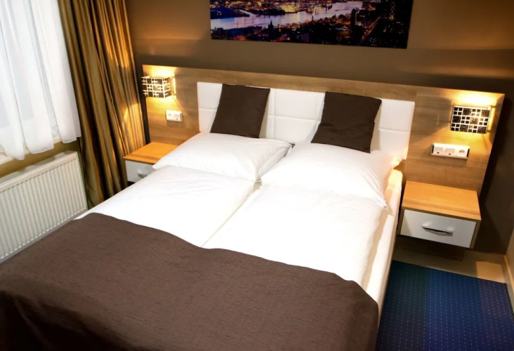 C&S Hotel