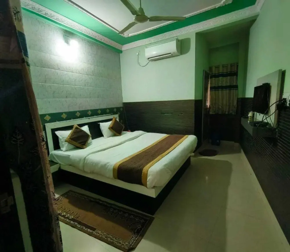 Hotel J B Palace