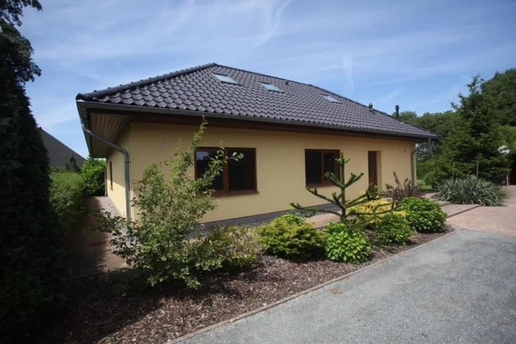 4 Bedrooms Cottage