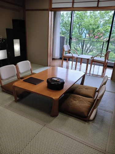 Sushi Auberge Gorasaryo