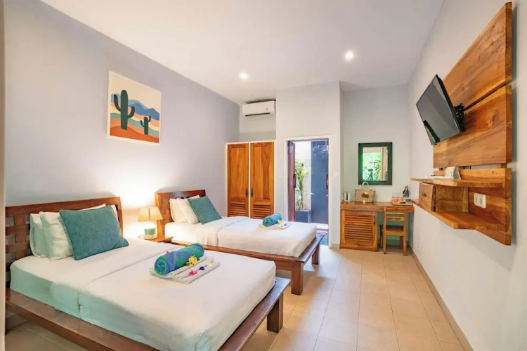 Standard Twin room with balcony and with garden view