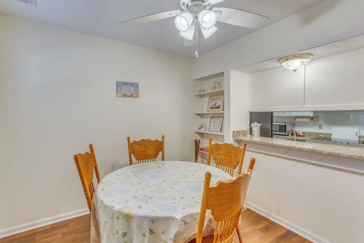 Walk to Myrtle Beach: Townhome w/ Pool Access