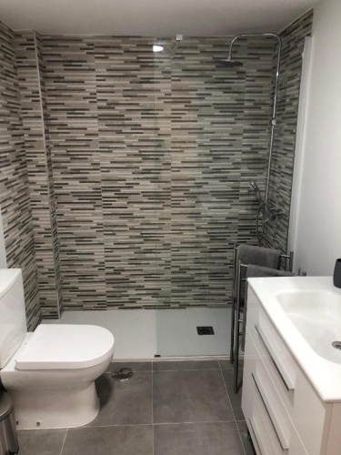 3 Bedrooms Apartment