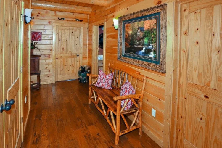 Mountaintop Paradise - 4 Br cabin by RedAwning
