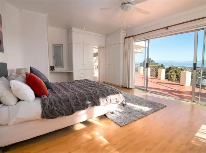 Bay View House