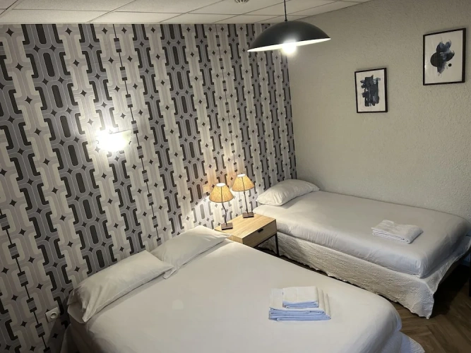 Standard Triple room
