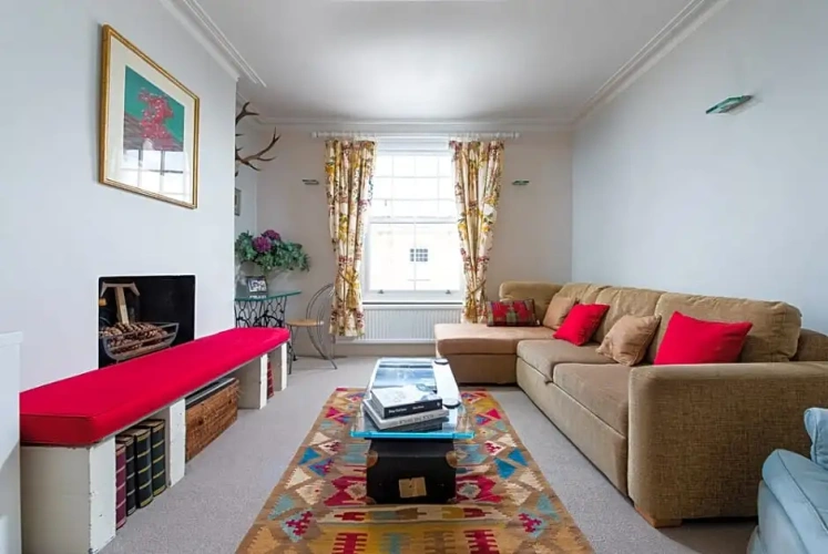 2 Bedrooms Apartment