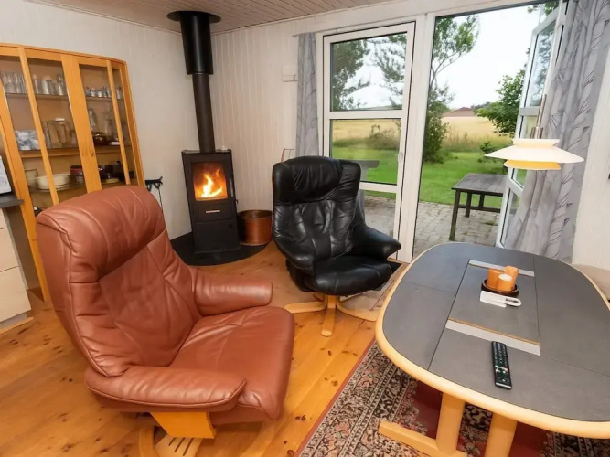 6 Person Holiday Home in Thyholm